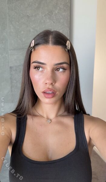 Full leaked Leah halton page private onlyfans photo