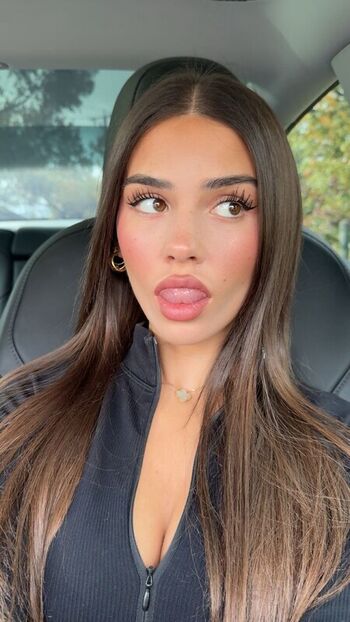 Full leaked Leah halton page private onlyfans photo