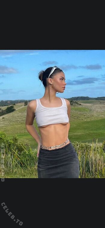 Full leaked Leah halton page private onlyfans photo
