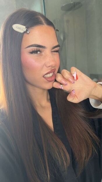 Full leaked Leah halton page private onlyfans photo