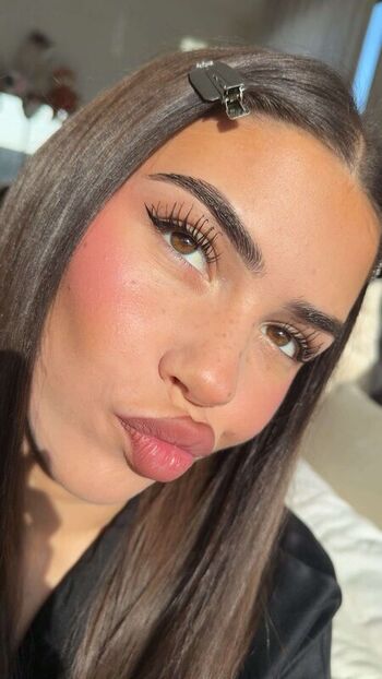Full leaked Leah halton page private onlyfans photo