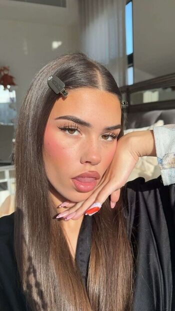 Full leaked Leah halton page private onlyfans photo