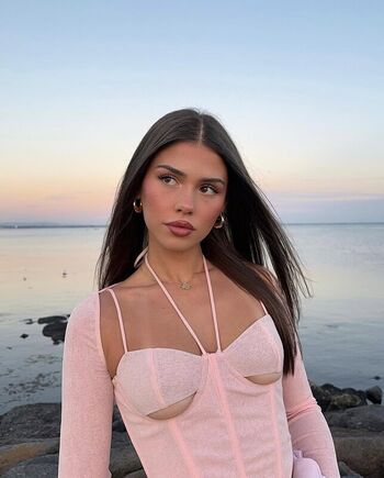 Full leaked Leah halton page private onlyfans photo