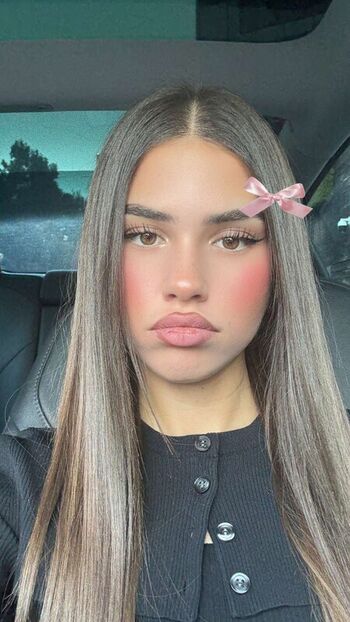 Full leaked Leah halton page private onlyfans photo