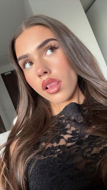 Full leaked Leah halton private onlyfans photo