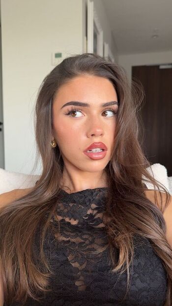 Full leaked Leah halton private onlyfans photo