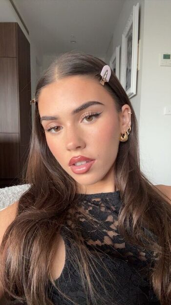 Full leaked Leah halton private onlyfans photo