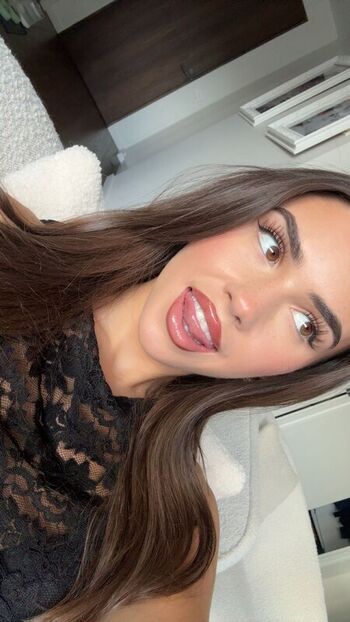 Full leaked Leah halton private onlyfans photo
