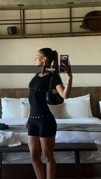 Full leaked Leah halton page private onlyfans photo