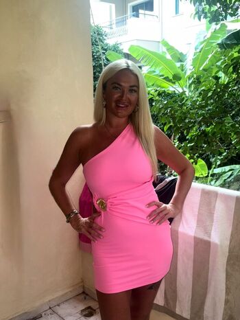 Full leaked Leah rafferty page private onlyfans photo