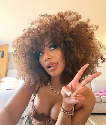 Full leaked Leandruh private onlyfans photo