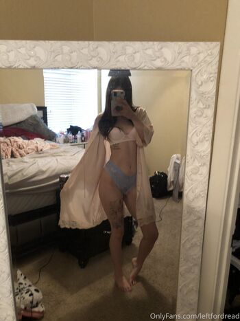 Full leaked Left fordread private onlyfans photo