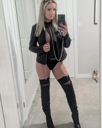 Full leaked Leiaslittlelooks private onlyfans photo