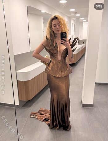 Full leaked Leila lowfire private onlyfans photo