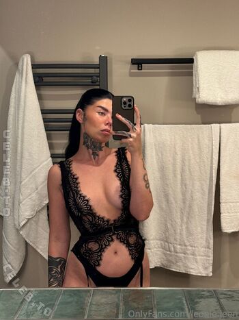 Full leaked Leonie jeen private onlyfans photo