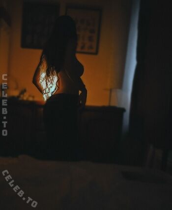 Full leaked Leratlerat private onlyfans photo