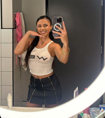 Full leaked Lesizzl private onlyfans photo