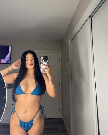 Full leaked Leslyahdz page private onlyfans photo