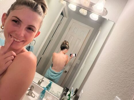 Full leaked Lexi smith private onlyfans photo