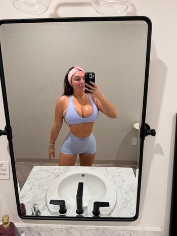 Full leaked Lexis deanna private onlyfans photo