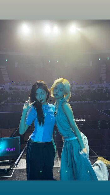 Full leaked Lia loves page private onlyfans photo