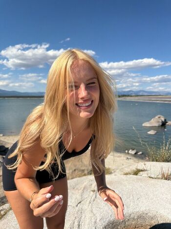 Full leaked Lia sikora private onlyfans photo