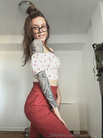 Full leaked Lifewithlunaxo private onlyfans photo