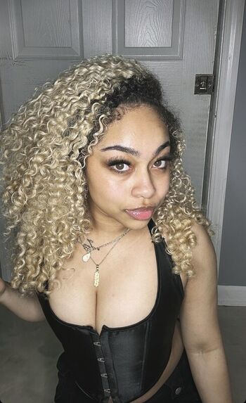 Full leaked Lightskin page private onlyfans photo