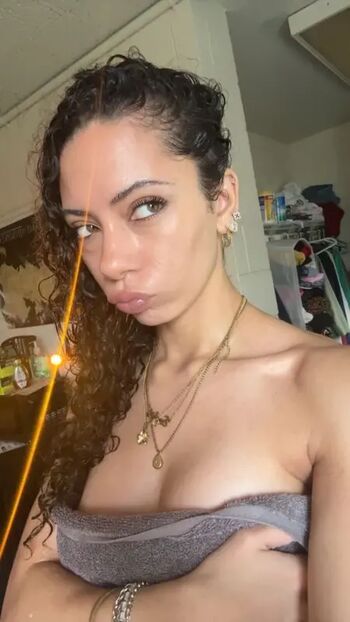 Full leaked Lightskin private onlyfans photo