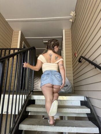 Full leaked Lil midgetbaddie private onlyfans photo