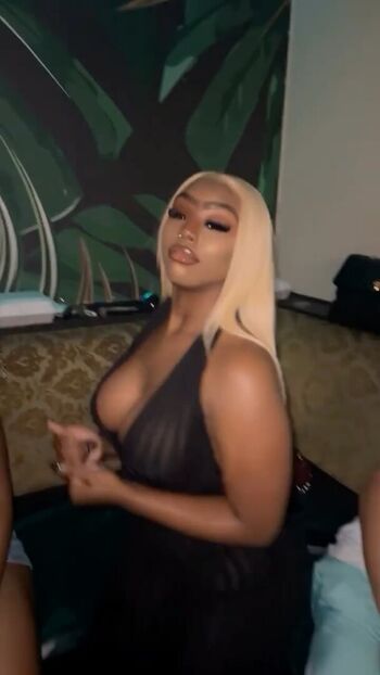 Full leaked Lilbabygotdrive private onlyfans photo