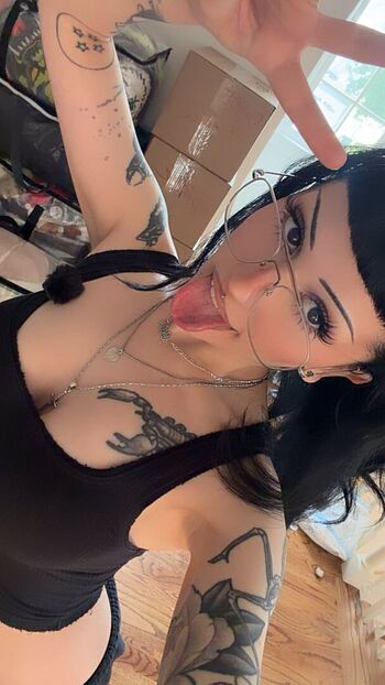Full leaked Lilbatty private onlyfans photo