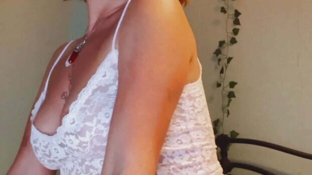 Full leaked Lileexox private onlyfans photo