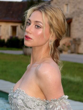 Lili Reinhart