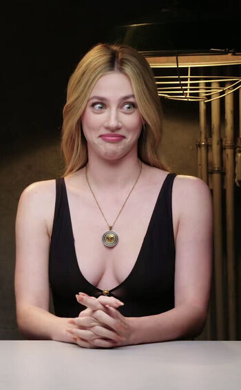 Lili Reinhart