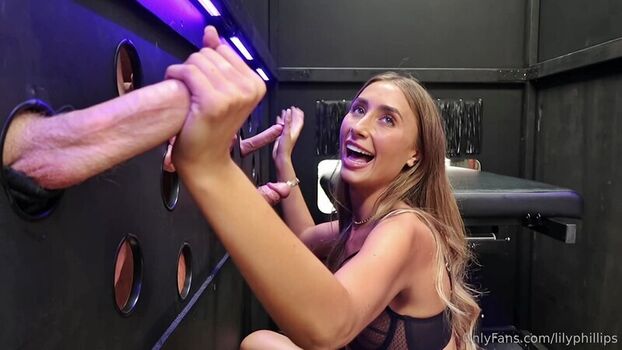 Full leaked Lillian phillips private onlyfans photo