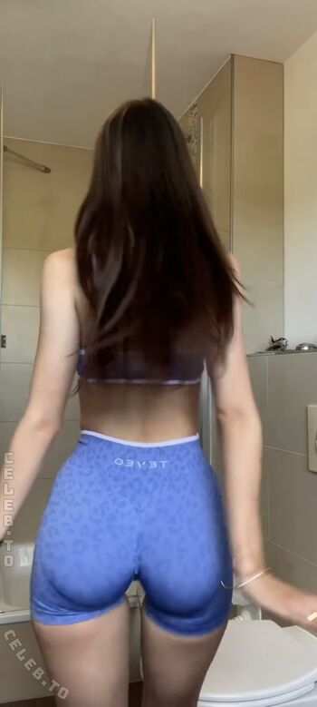 Full leaked Lillyfayye private onlyfans photo
