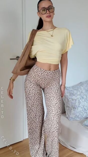 Full leaked Lillyfayye private onlyfans photo