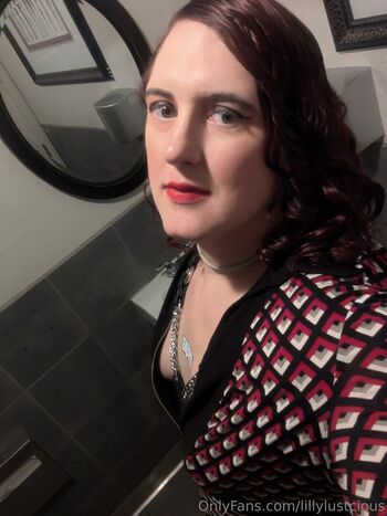 lillylustcious