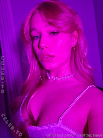 Full leaked Lillyslittlepalace private onlyfans photo