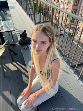 Full leaked Lily private onlyfans photo
