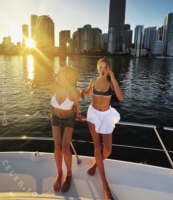 Full leaked Lily chee page private onlyfans photo