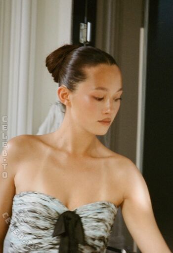Full leaked Lily chee page private onlyfans photo