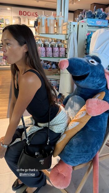 Full leaked Lily chee page private onlyfans photo