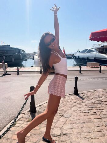 Full leaked Lily chee page private onlyfans photo