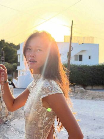 Full leaked Lily chee page private onlyfans photo