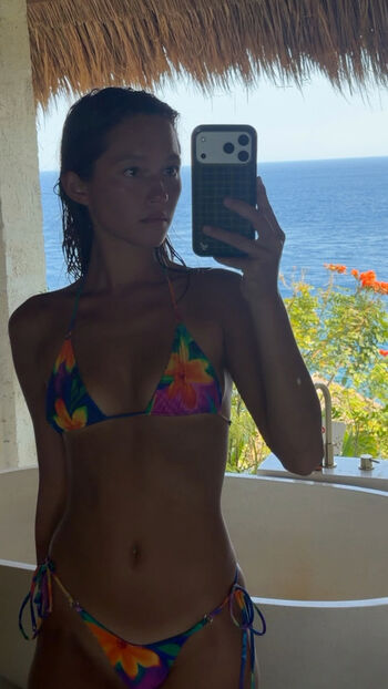 Full leaked Lily chee page private onlyfans photo