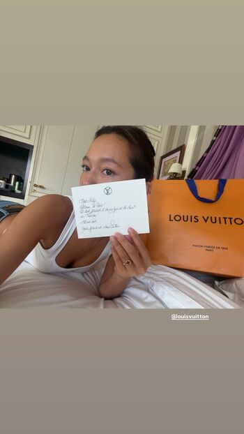 Full leaked Lily chee page private onlyfans photo