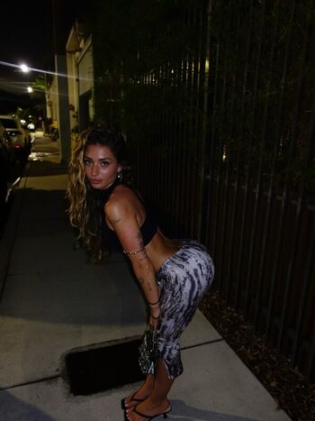 Full leaked Lily roman page private onlyfans photo