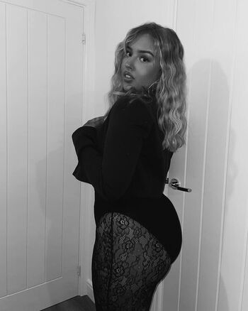 Full leaked Lilyjanexx private onlyfans photo